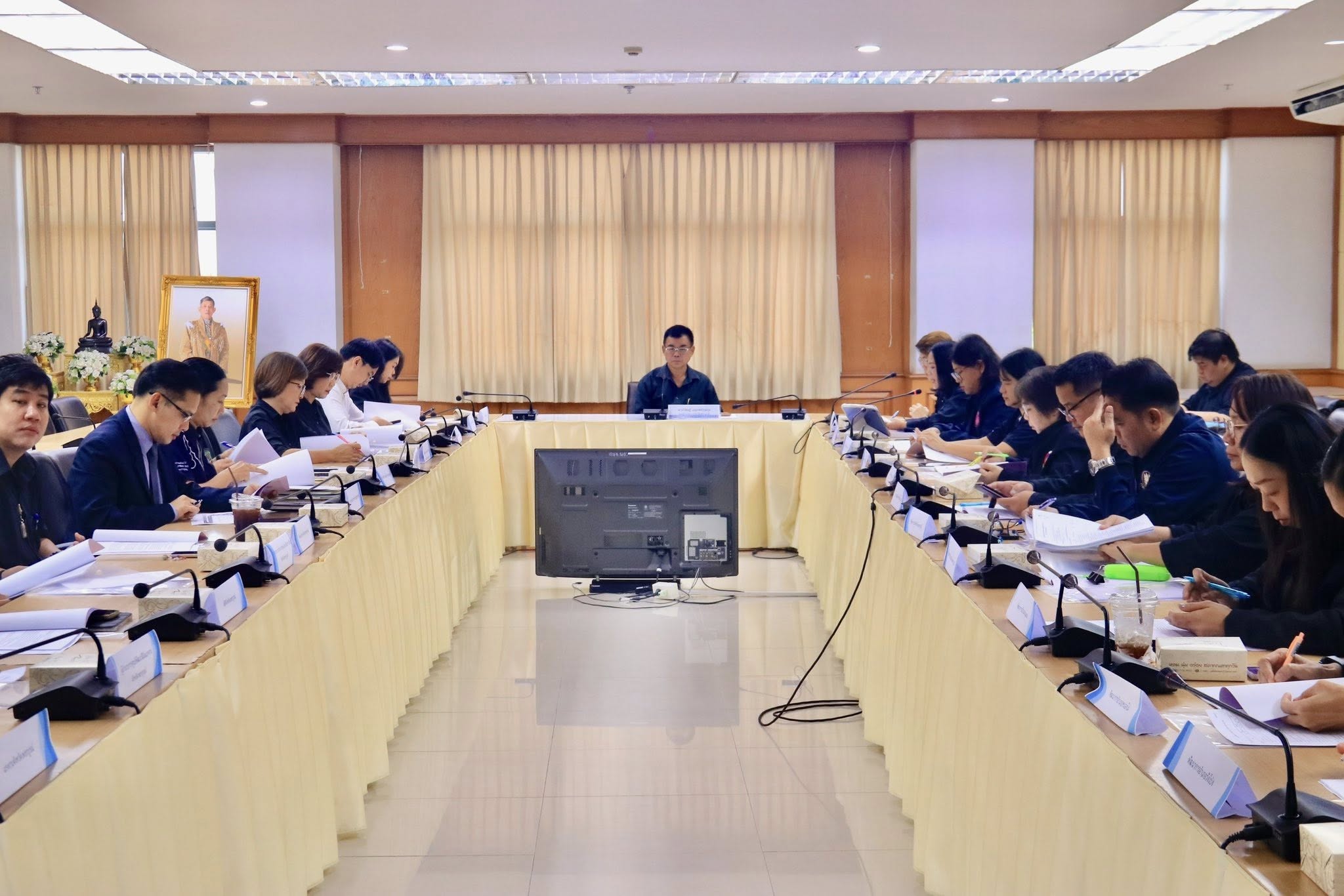 พช.วิเชียรบุรี : ร่วมประชุมนำเสนอผลการจัดเก็บและรับรองคุณภาพข้อมูลความจำเป็นพื้นฐาน (จปฐ.) ระดับจังหวัด